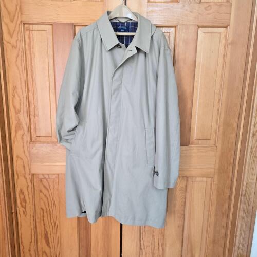 Charles Tyrwhitt Trench Coat with Plaid Lining Size 44