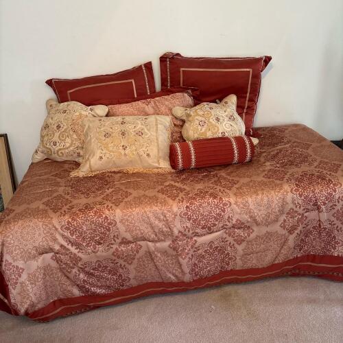 Decorative Embroidered Bedding Set with Pillows