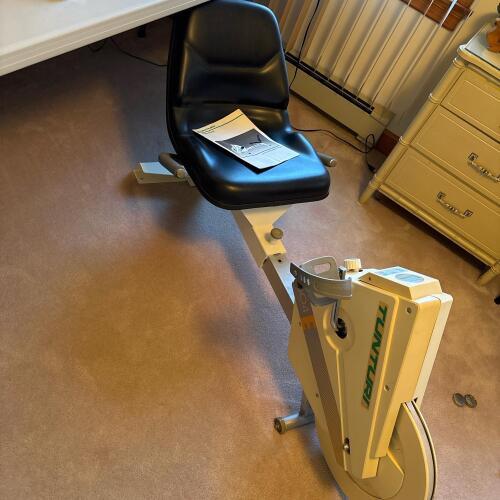 Tunturi E504 Recumbent Cycle Exercise Bike