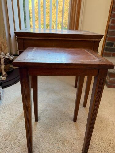 Pair of Vintage Leather-Top Nesting Tables in Traditional Style