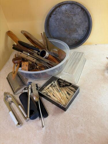 Vintage Kitchen Utensils Lot