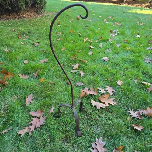 Wrought Iron Garden Hook Stand with Scroll Top