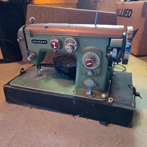 Kenmore De Luxe Automatic Sewing Machine with Foot Pedal
